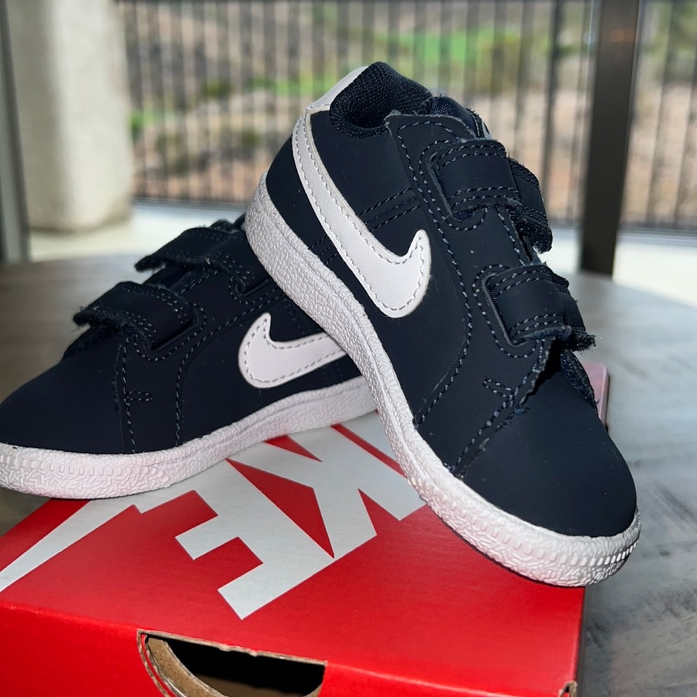 Nike 4.5c double strap sneakers